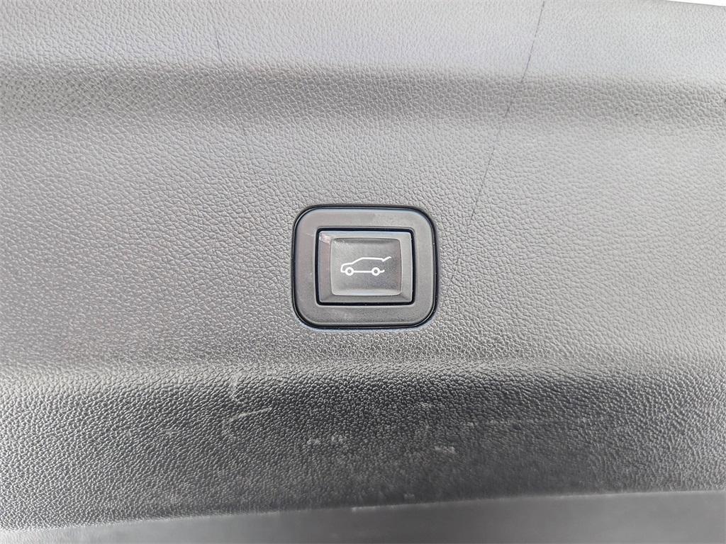 used 2023 Cadillac Escalade ESV car, priced at $81,000