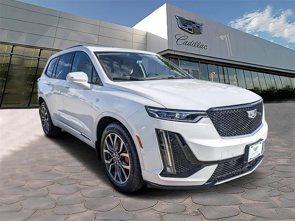 new 2025 Cadillac XT6 car, priced at $78,304