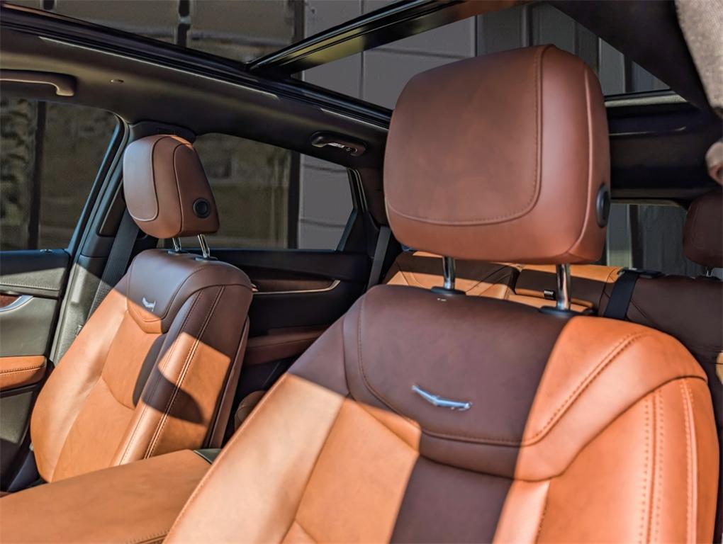 new 2025 Cadillac XT5 car, priced at $56,559