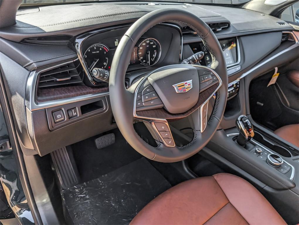 new 2025 Cadillac XT5 car, priced at $56,559