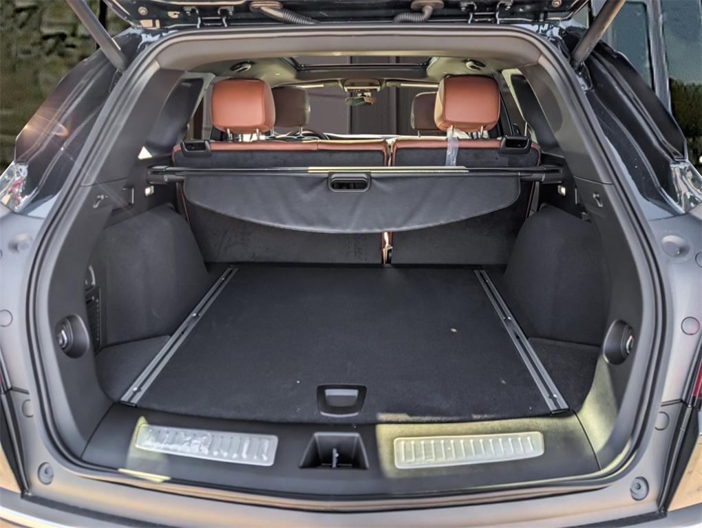 new 2025 Cadillac XT5 car, priced at $56,559