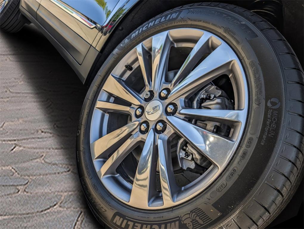 new 2025 Cadillac XT5 car, priced at $56,559