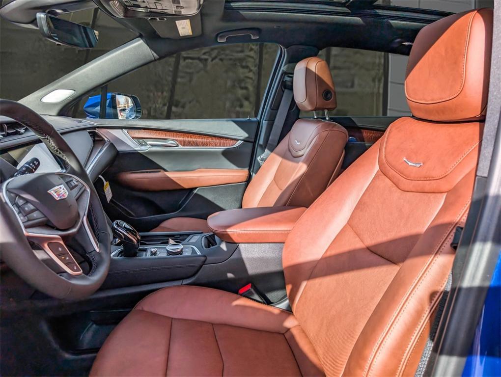 new 2025 Cadillac XT5 car, priced at $60,234