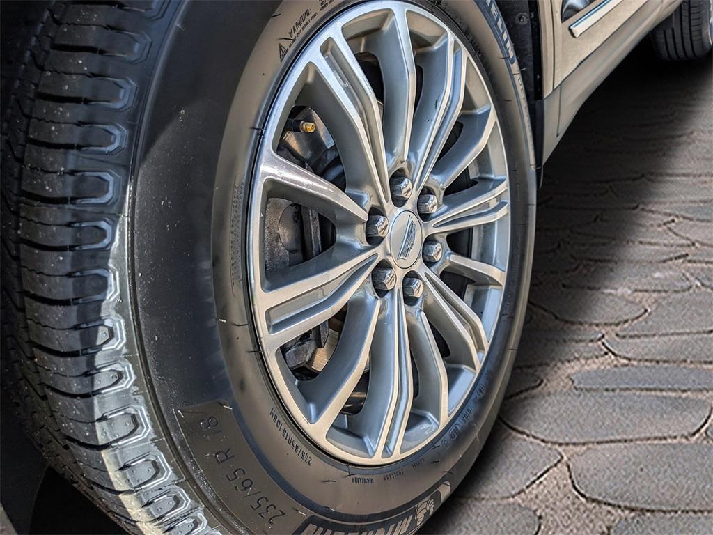 used 2017 Cadillac XT5 car, priced at $16,000