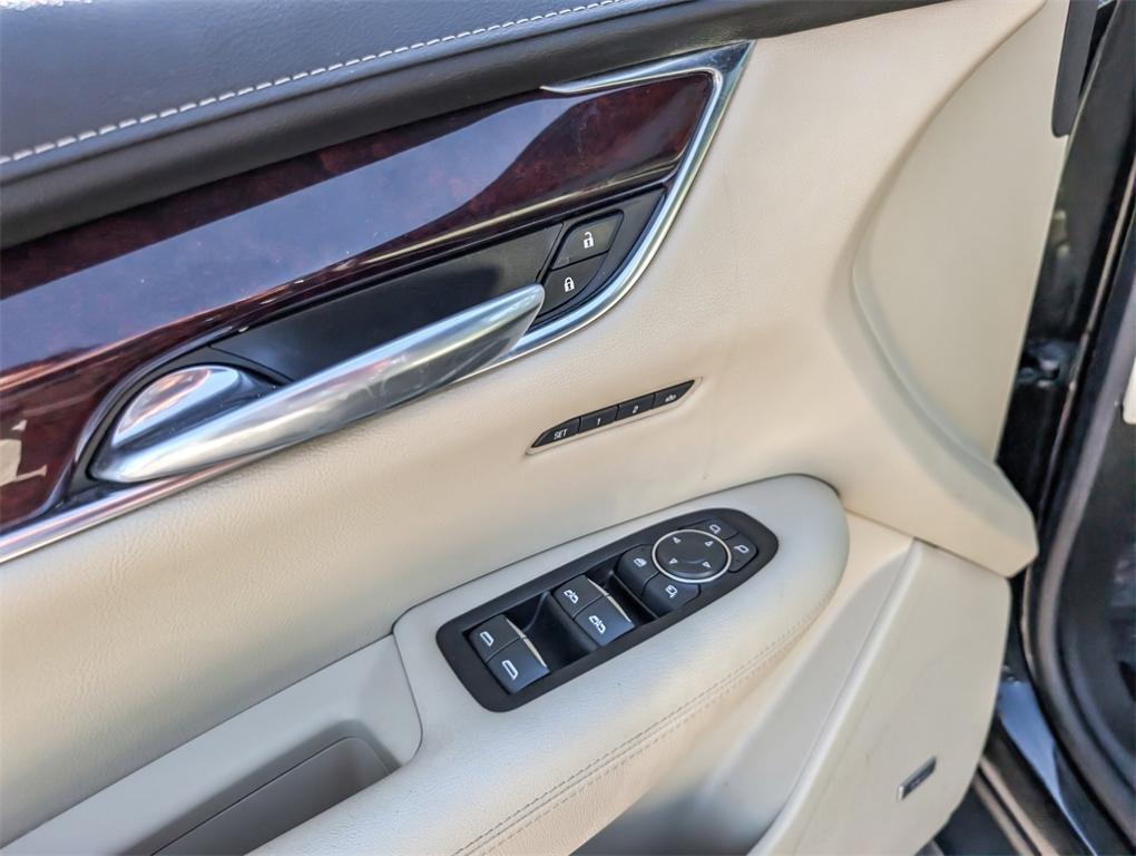 used 2017 Cadillac XT5 car, priced at $16,000