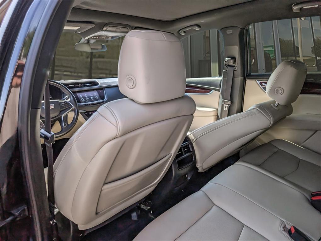 used 2017 Cadillac XT5 car, priced at $16,000
