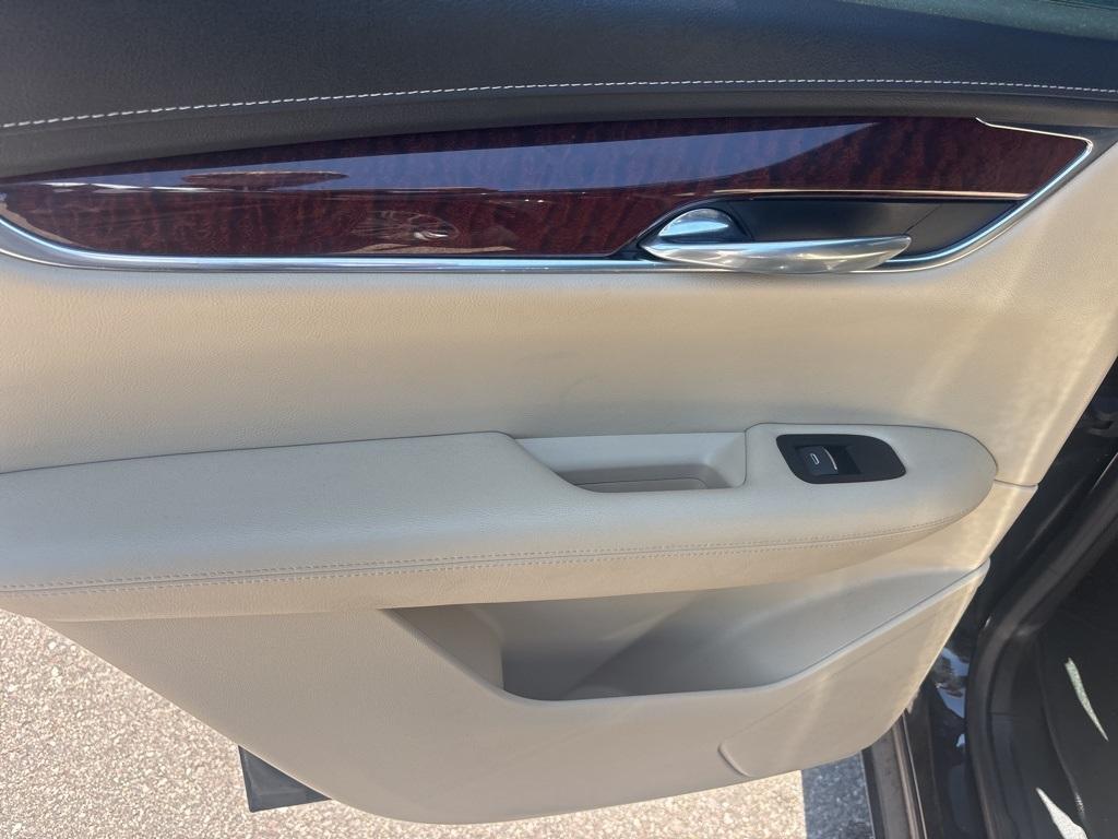 used 2017 Cadillac XT5 car, priced at $18,500