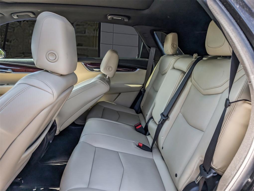 used 2017 Cadillac XT5 car, priced at $16,000