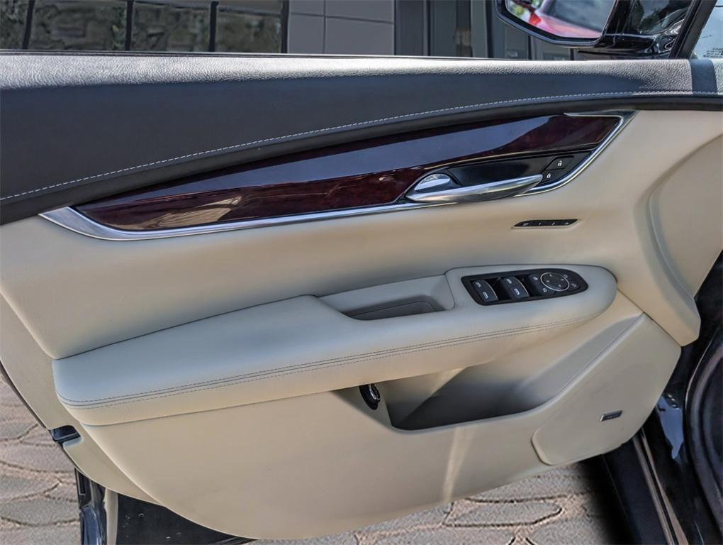 used 2017 Cadillac XT5 car, priced at $16,000