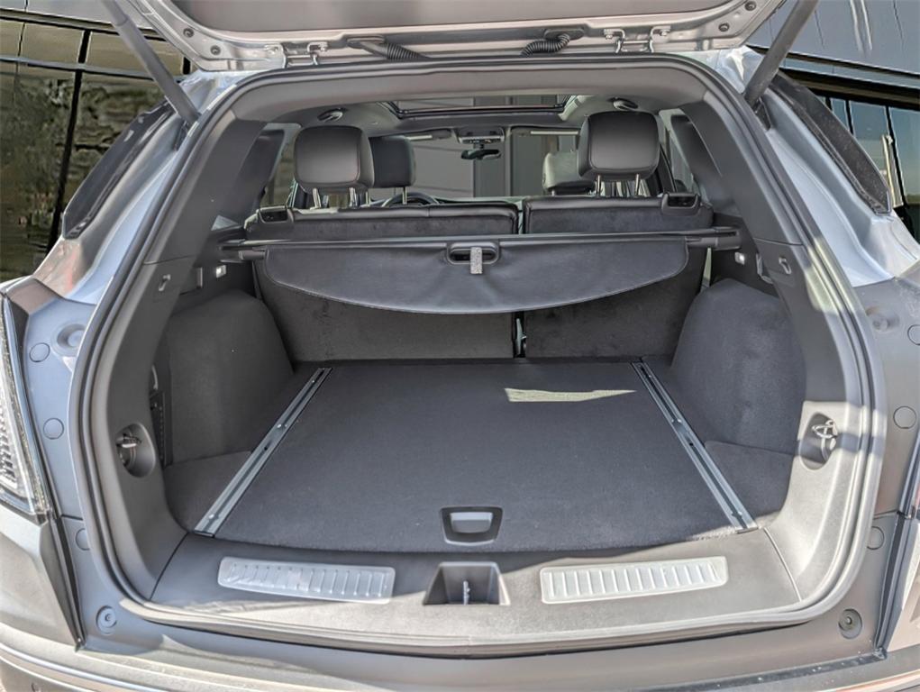 new 2025 Cadillac XT5 car, priced at $57,889