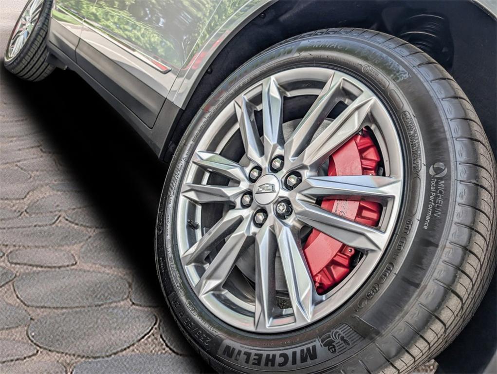 new 2025 Cadillac XT5 car, priced at $57,889