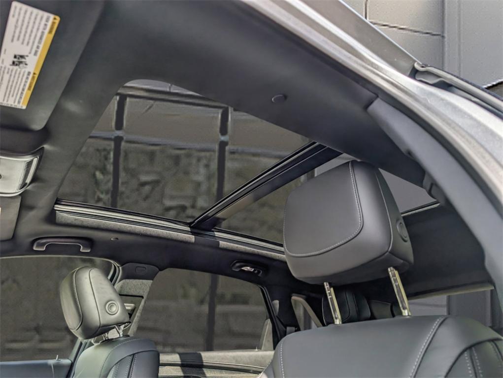 new 2025 Cadillac XT5 car, priced at $57,889