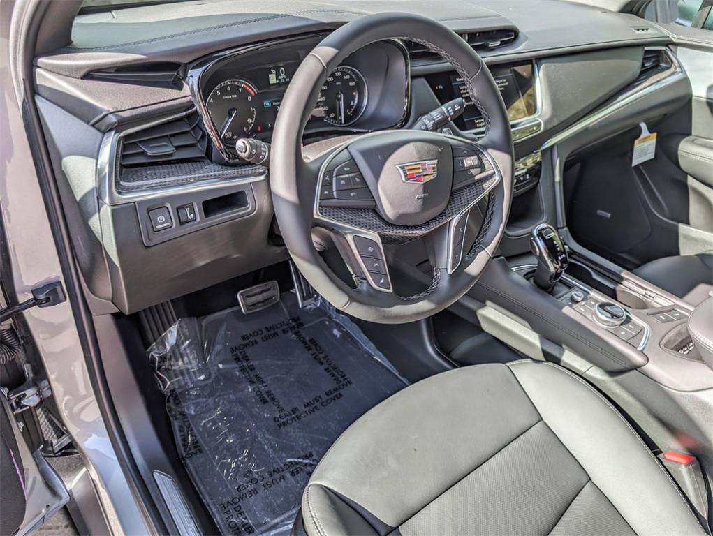 new 2025 Cadillac XT5 car, priced at $57,889