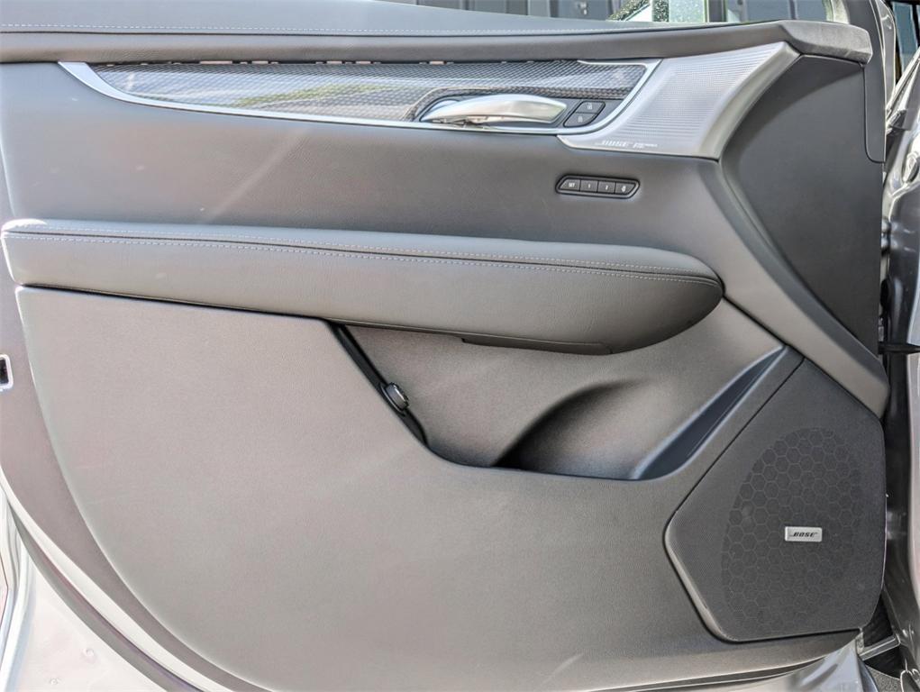 new 2025 Cadillac XT5 car, priced at $57,889