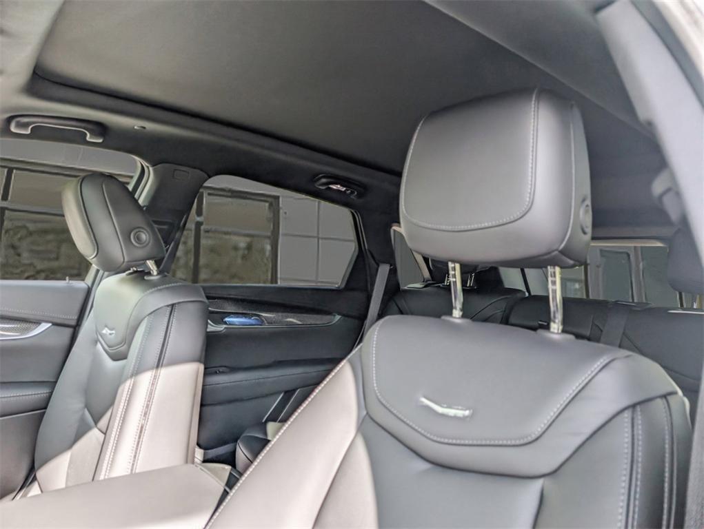 new 2025 Cadillac XT5 car, priced at $57,889