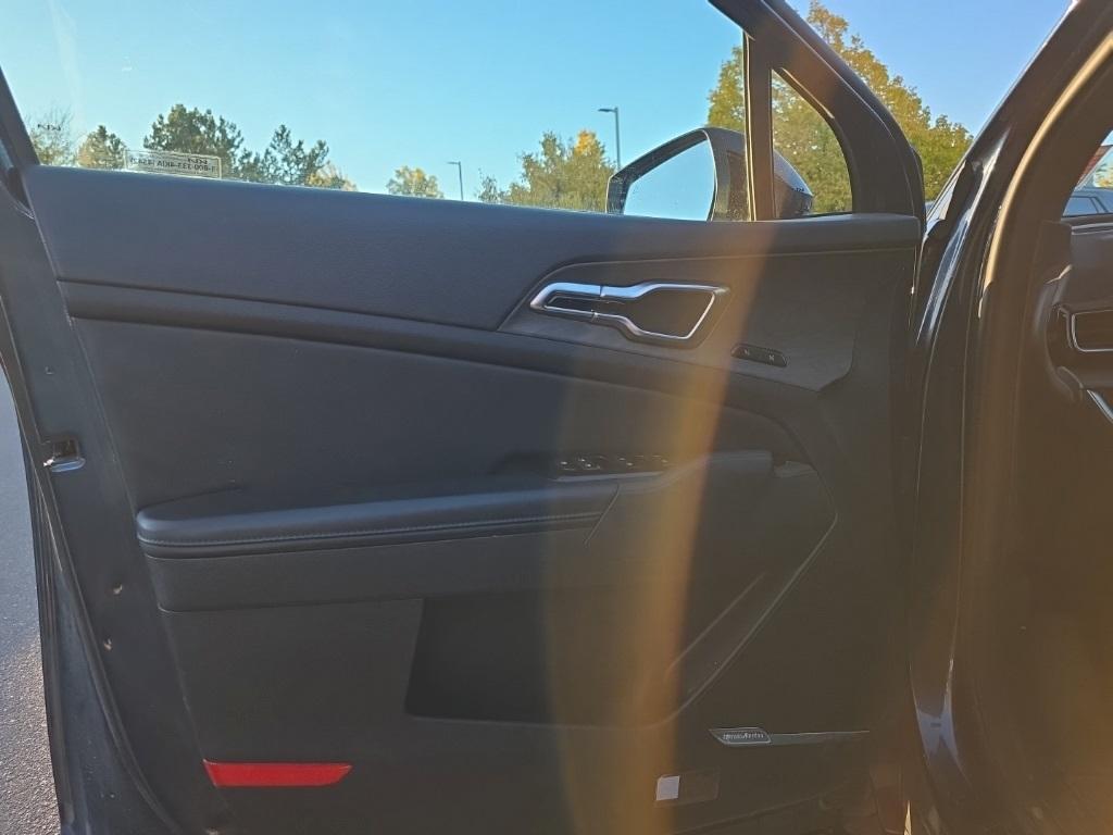 used 2023 Kia Sportage Plug-In Hybrid car, priced at $31,000