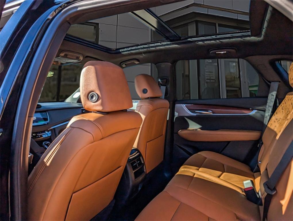 new 2025 Cadillac XT5 car, priced at $58,164