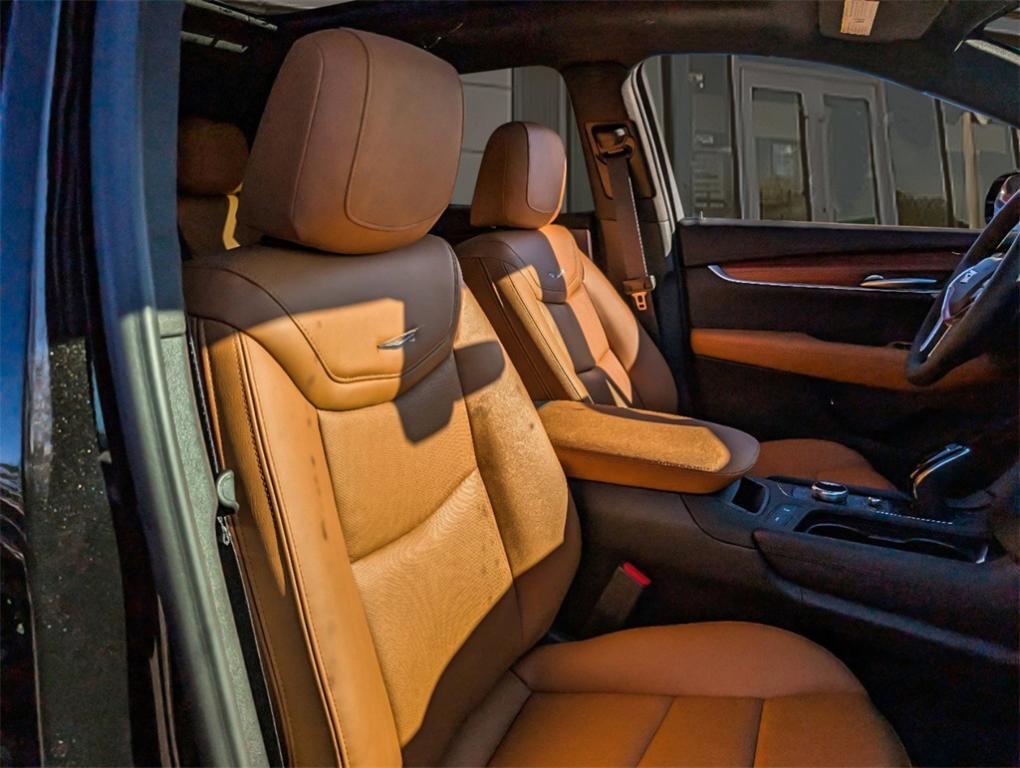 new 2025 Cadillac XT5 car, priced at $58,164