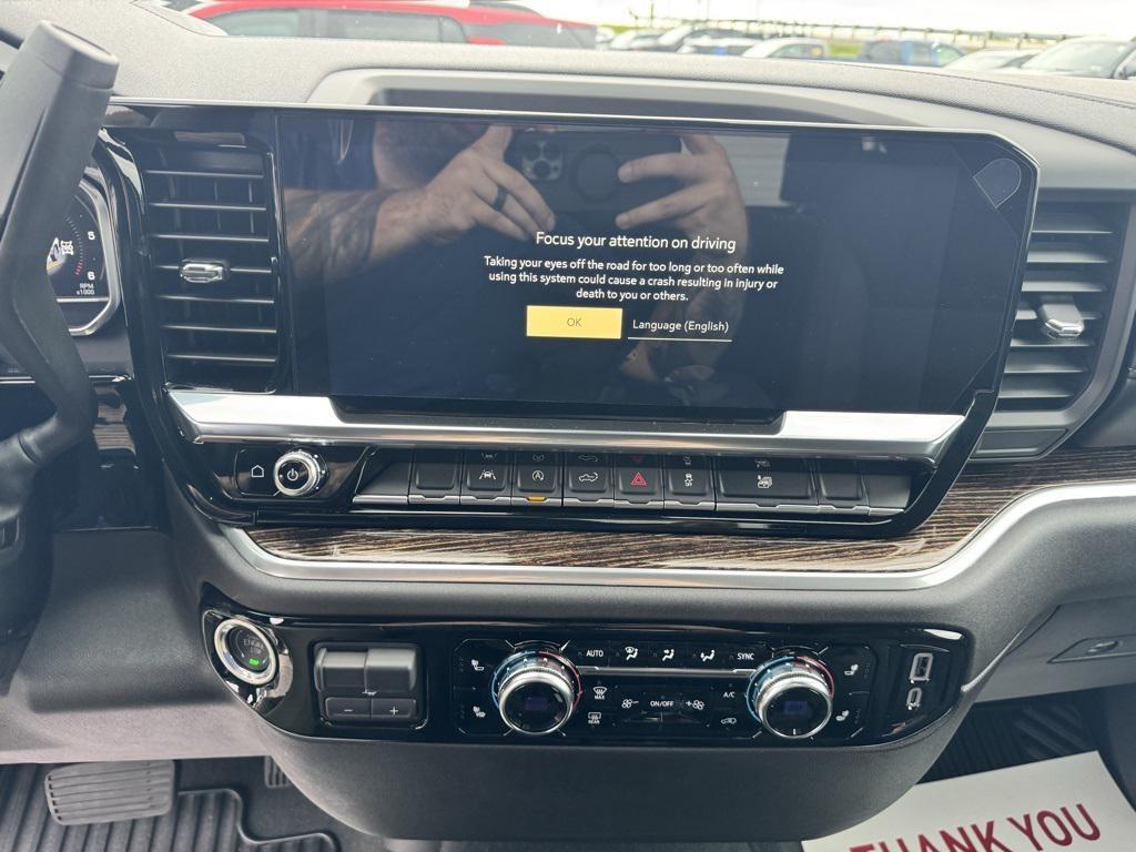 new 2025 GMC Sierra 1500 car, priced at $47,463