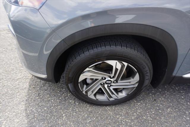 used 2022 Hyundai Santa Fe car, priced at $27,990