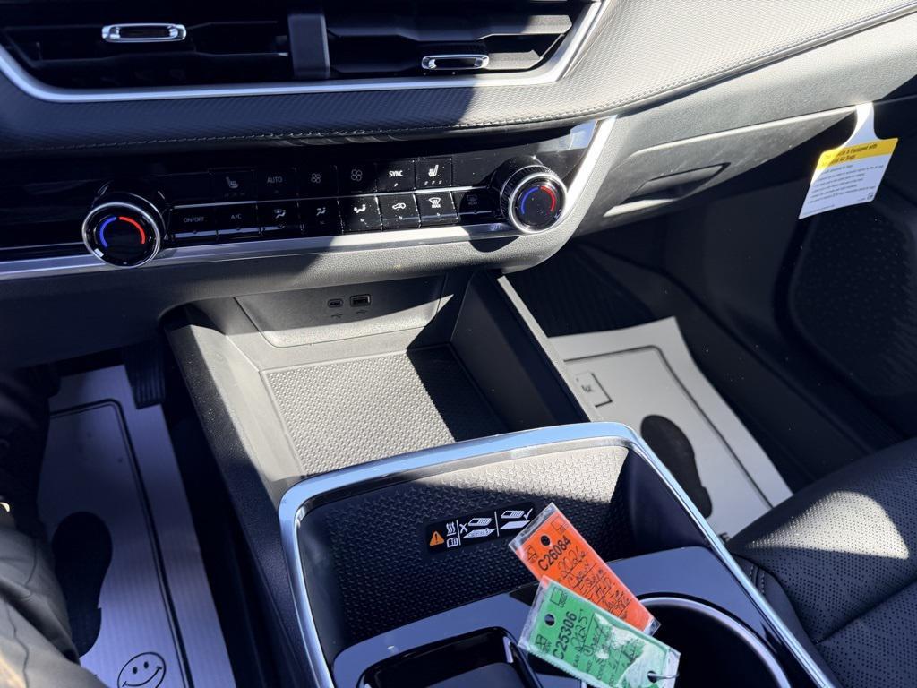 new 2026 Chevrolet Equinox car, priced at $36,320