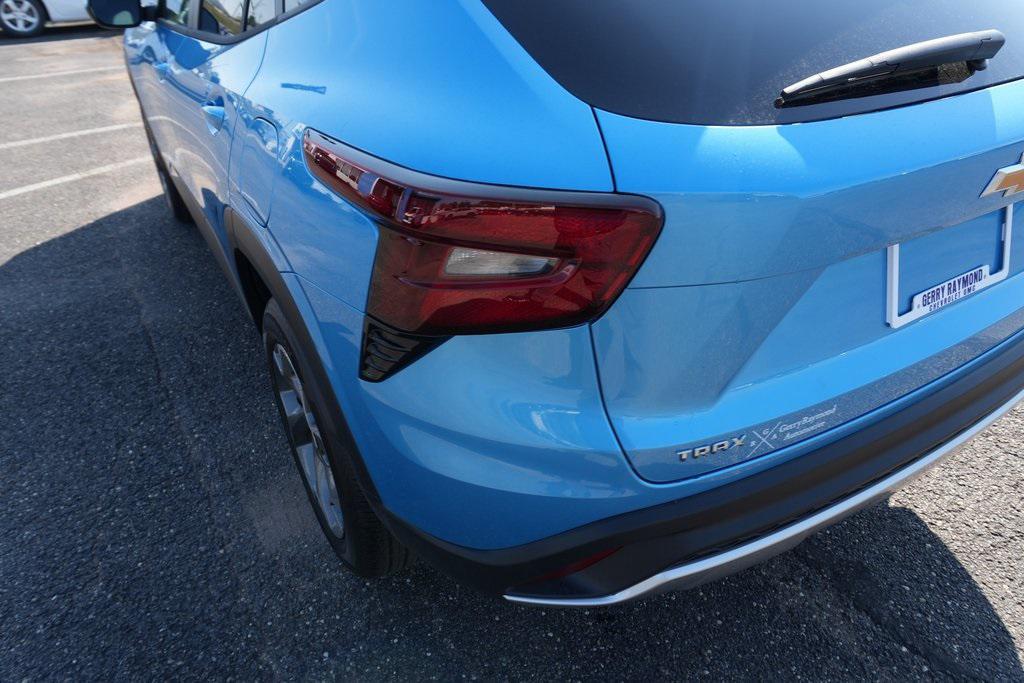 new 2025 Chevrolet Trax car, priced at $24,099