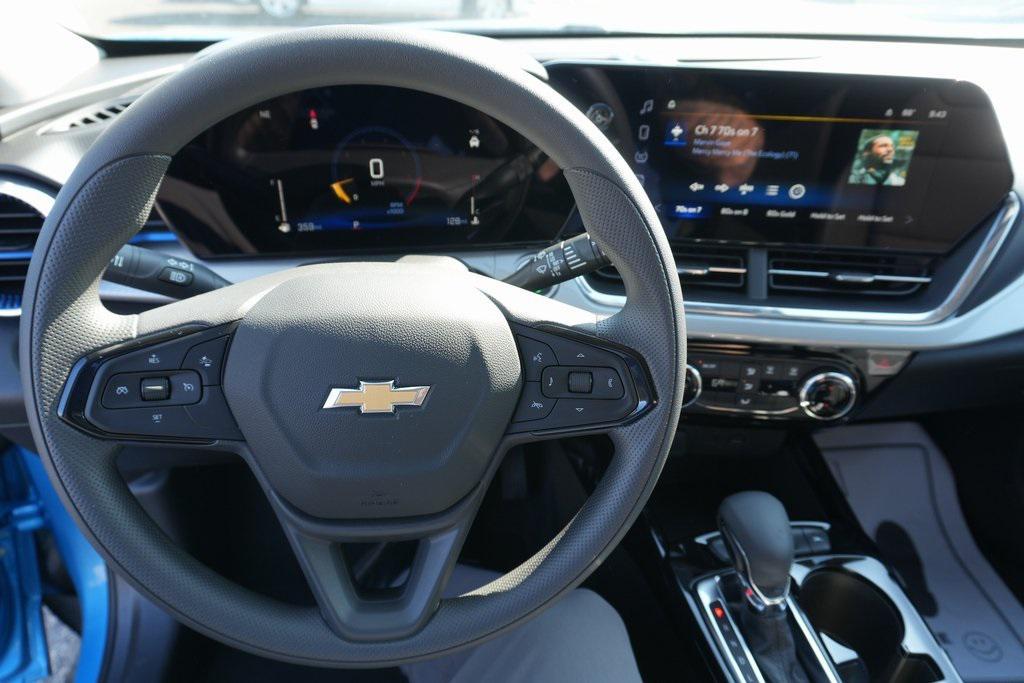 new 2025 Chevrolet Trax car, priced at $24,099