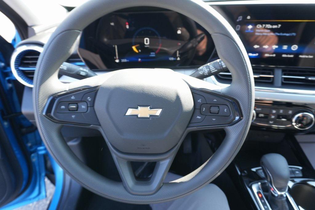 new 2025 Chevrolet Trax car, priced at $24,099