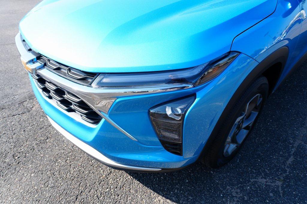 new 2025 Chevrolet Trax car, priced at $24,099