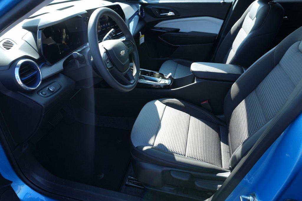 new 2025 Chevrolet Trax car, priced at $24,099