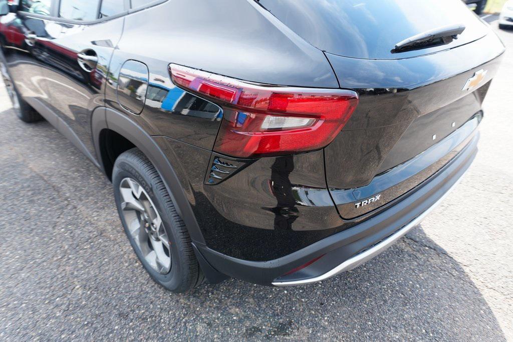 new 2025 Chevrolet Trax car, priced at $24,622