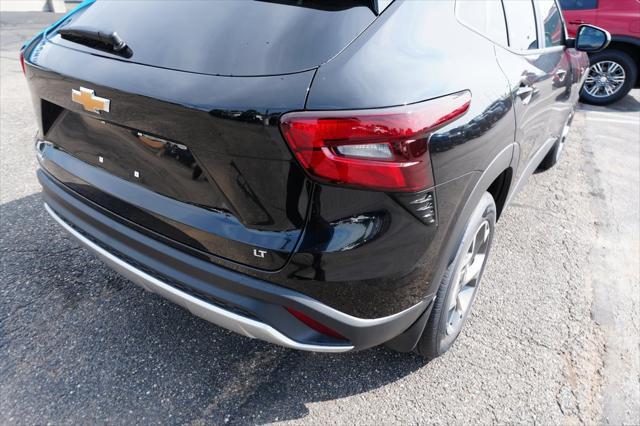new 2025 Chevrolet Trax car, priced at $24,622