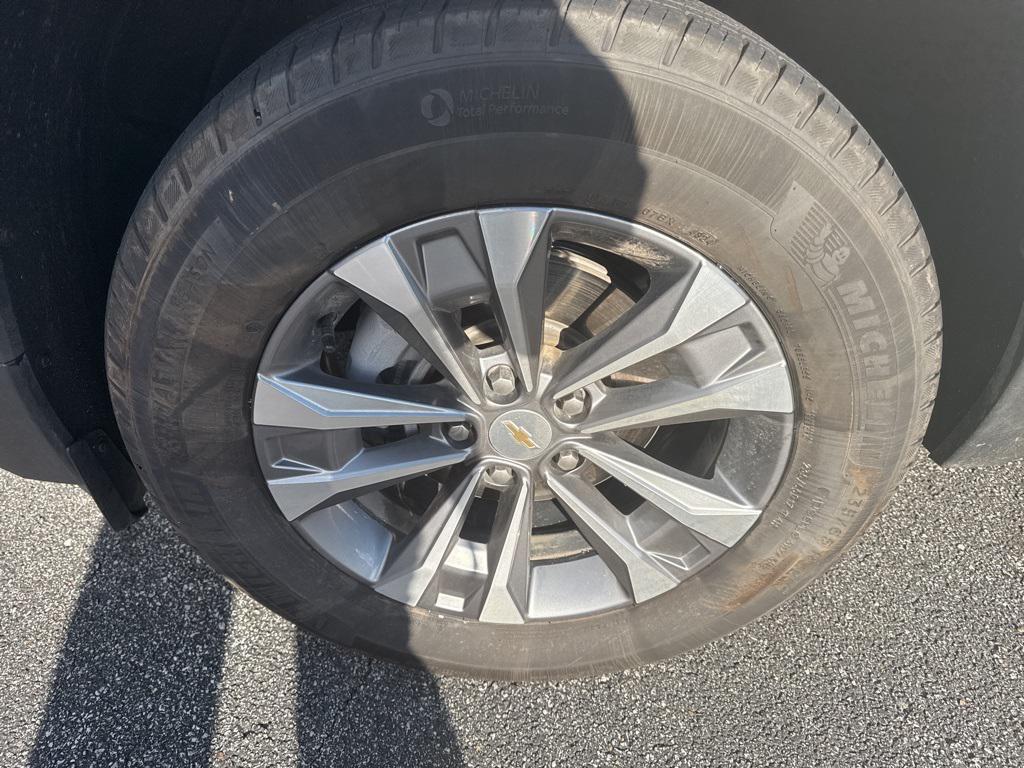 used 2025 Chevrolet Equinox car, priced at $27,704