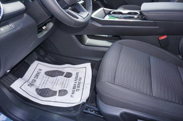 new 2025 Chevrolet Equinox car, priced at $30,305