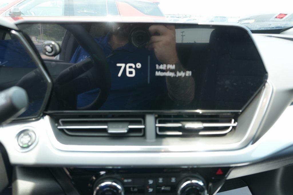 new 2025 Chevrolet Trax car, priced at $25,357