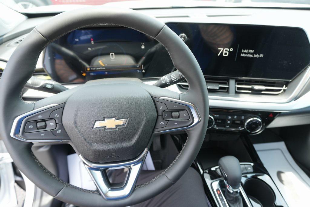 new 2025 Chevrolet Trax car, priced at $25,357