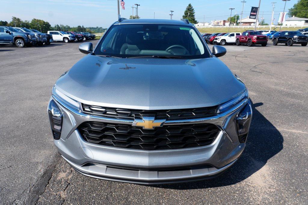 new 2025 Chevrolet Trax car, priced at $24,899