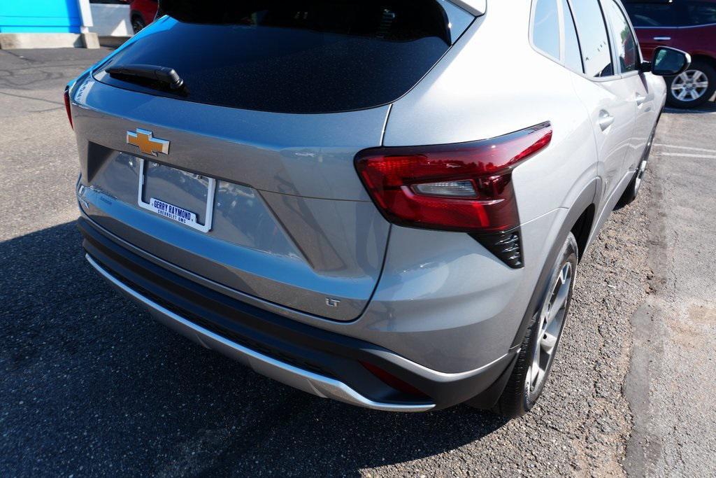 new 2025 Chevrolet Trax car, priced at $24,899