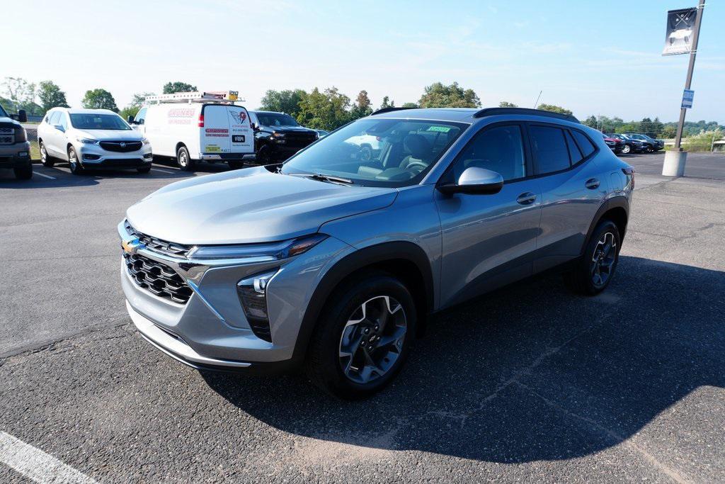 new 2025 Chevrolet Trax car, priced at $24,899