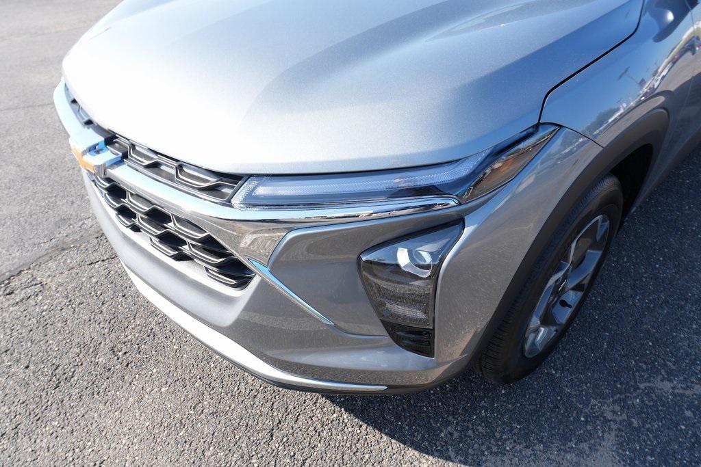 new 2025 Chevrolet Trax car, priced at $24,899
