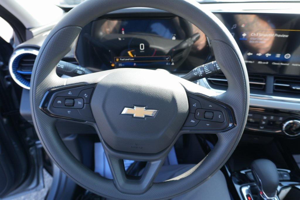 new 2025 Chevrolet Trax car, priced at $24,899