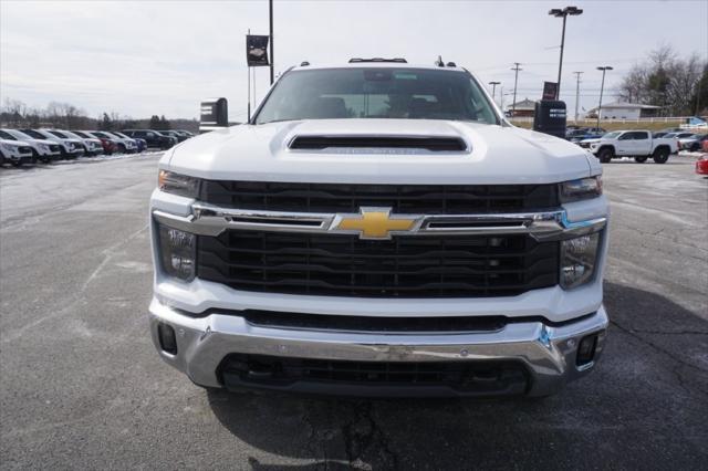 new 2025 Chevrolet Silverado 3500 car, priced at $61,670