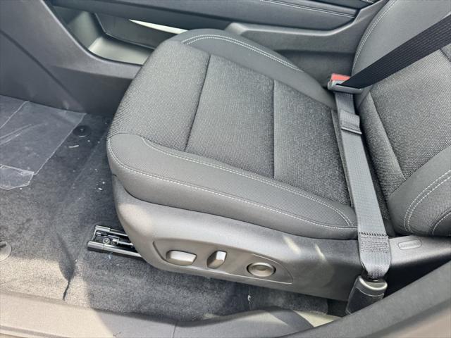 new 2025 Chevrolet Traverse car, priced at $43,657