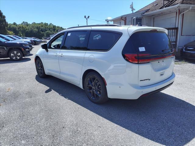 new 2024 Chrysler Pacifica car, priced at $37,180