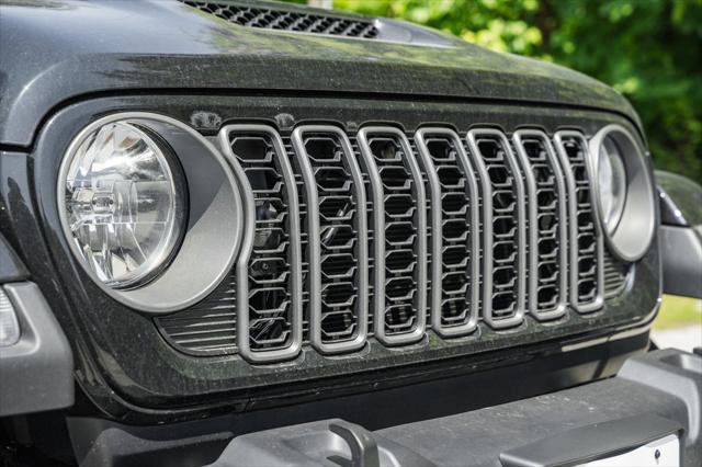 new 2025 Jeep Gladiator car, priced at $42,415