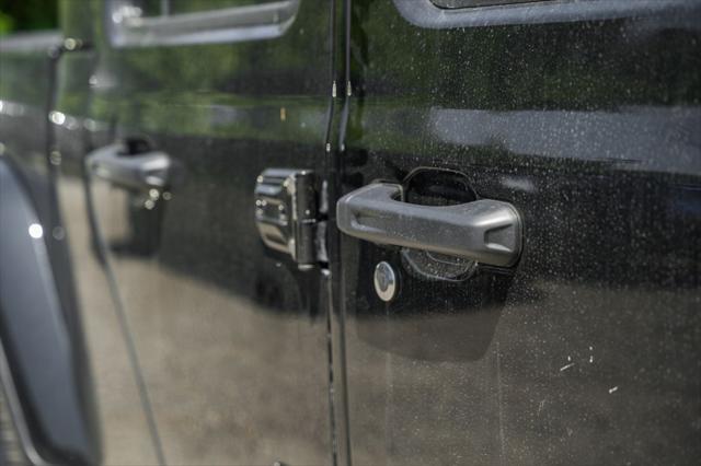 new 2025 Jeep Gladiator car, priced at $42,415