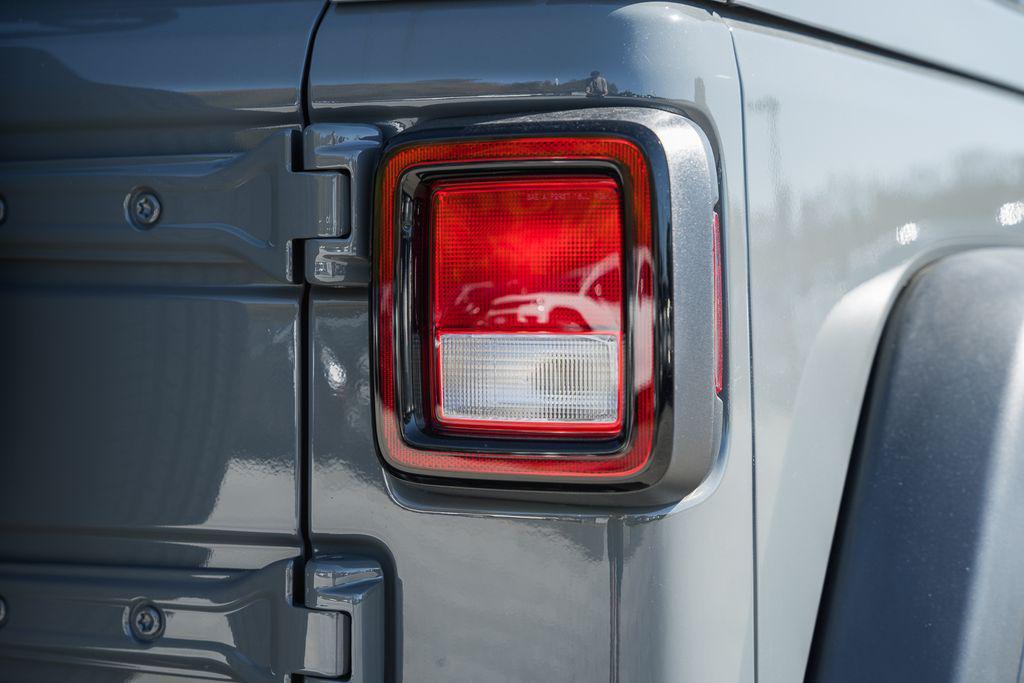 new 2025 Jeep Wrangler car, priced at $41,995