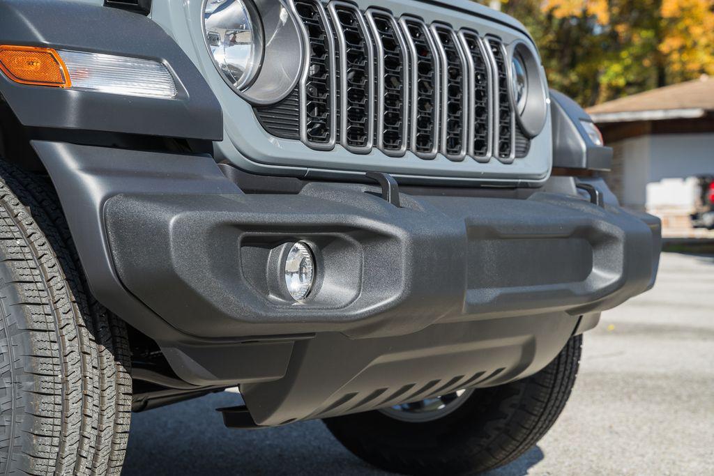 new 2025 Jeep Wrangler car, priced at $41,995