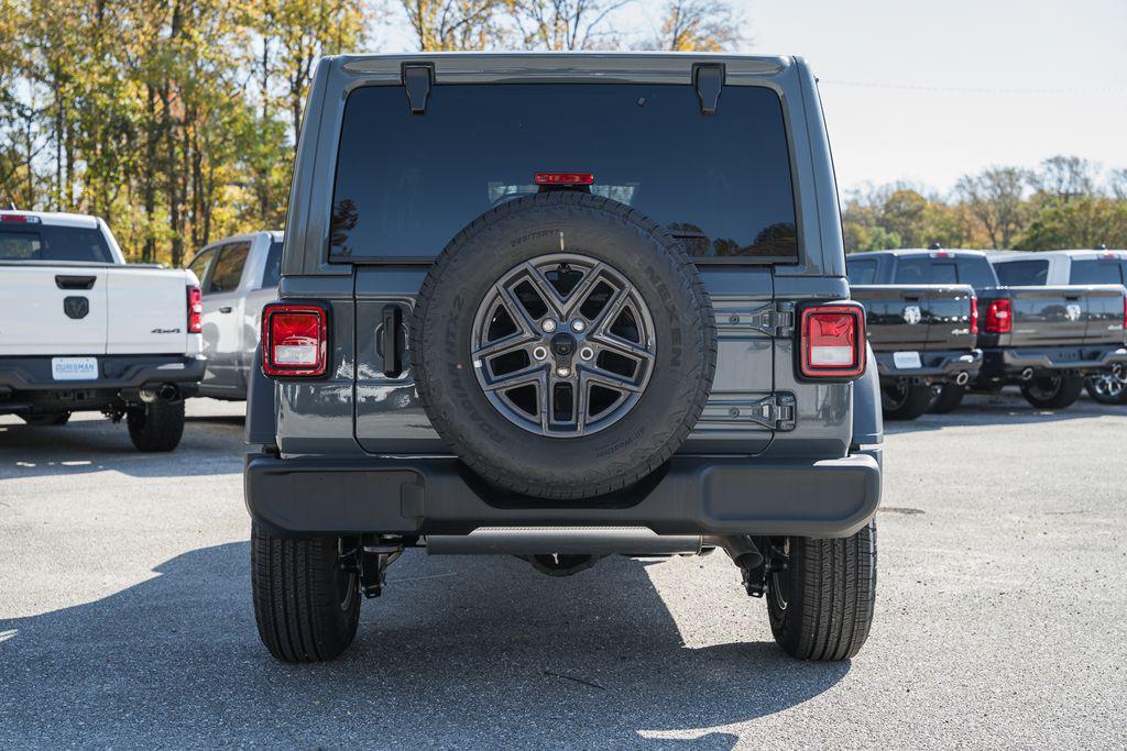 new 2025 Jeep Wrangler car, priced at $41,995