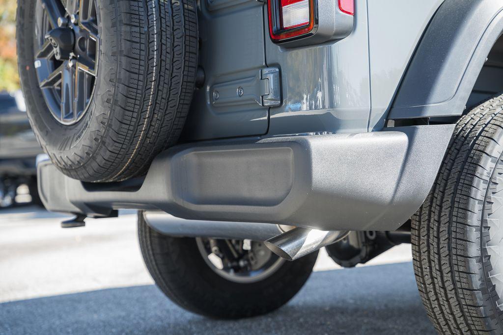 new 2025 Jeep Wrangler car, priced at $41,995